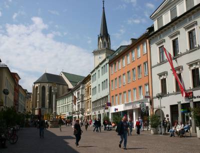 Ein Ausflug ins benachbarte historische Villach oder Klagenfurt lohnt